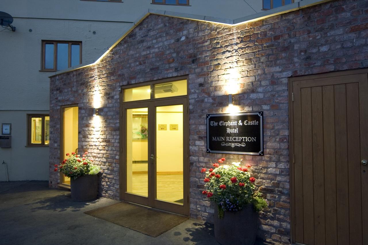 The Elephant & Castle Hotel Newtown  Exterior photo